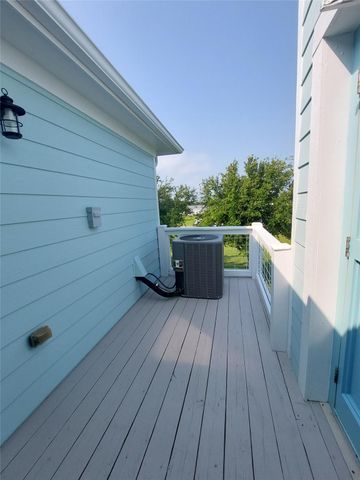 805 Nelson Avenue, Port Bolivar, TX 77650