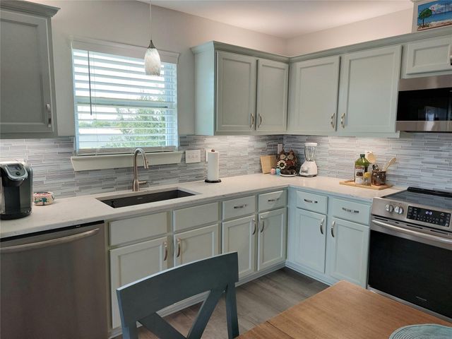 805 Nelson Avenue, Port Bolivar, TX 77650