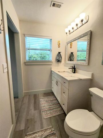 805 Nelson Avenue, Port Bolivar, TX 77650