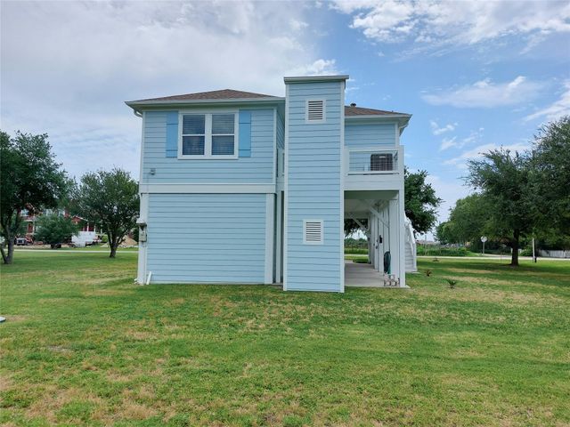 805 Nelson Avenue, Port Bolivar, TX 77650