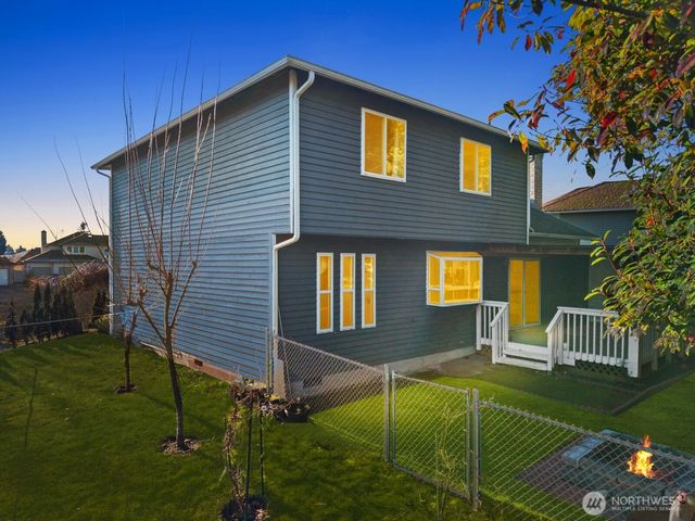 11114 SE 218th Place, Kent, WA 98031
