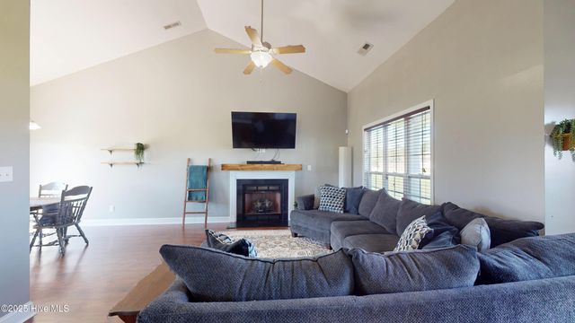 116 Cherry Grove Drive, Richlands, NC 28574