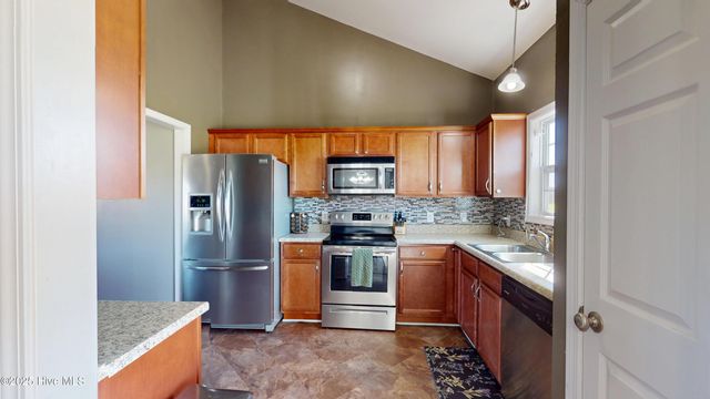 116 Cherry Grove Drive, Richlands, NC 28574