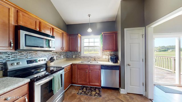 116 Cherry Grove Drive, Richlands, NC 28574