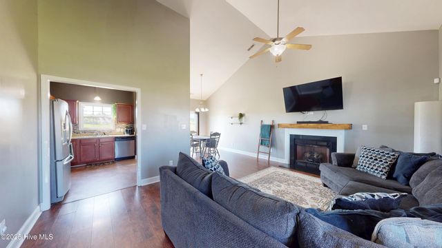 116 Cherry Grove Drive, Richlands, NC 28574