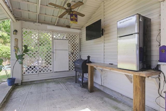 1606 Whispering Woods Drive, Lake Charles, LA 70633