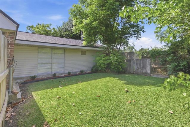 1606 Whispering Woods Drive, Lake Charles, LA 70633