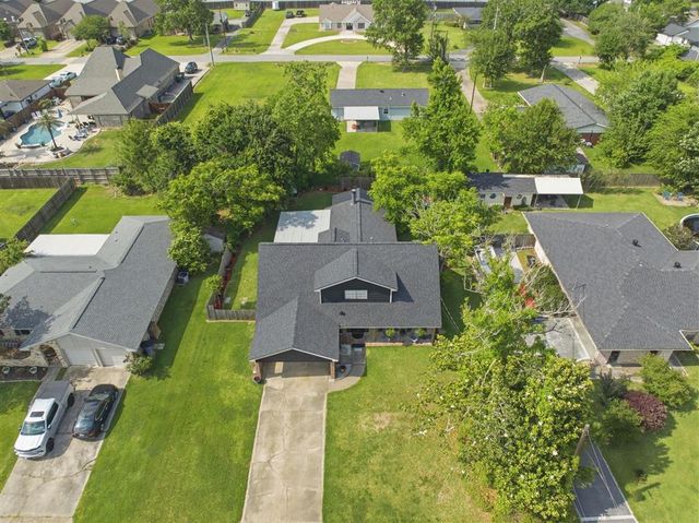 1606 Whispering Woods Drive, Lake Charles, LA 70633