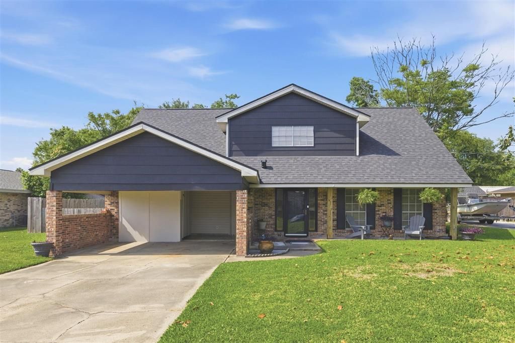 1606 Whispering Woods Drive, Lake Charles, LA 70633