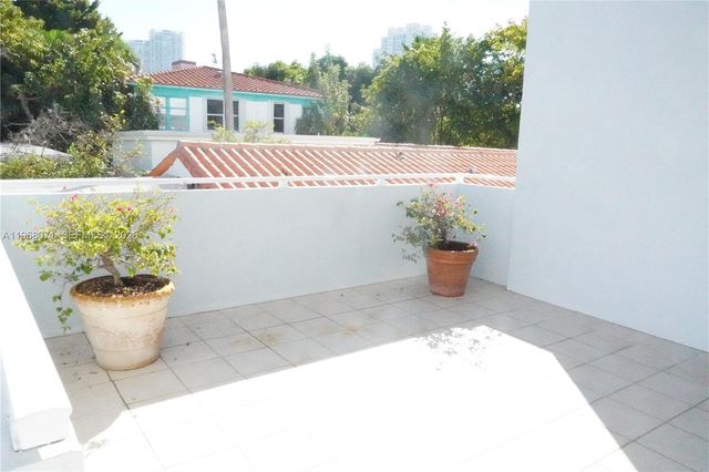 947 Lenox Ave 203, Miami Beach, FL 33139