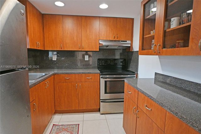 947 Lenox Ave 203, Miami Beach, FL 33139