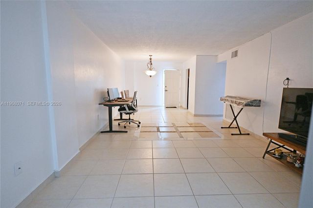 947 Lenox Ave 203, Miami Beach, FL 33139