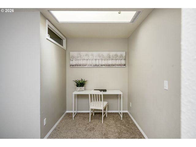 2036 TITAN Ter, West Linn, OR 97068