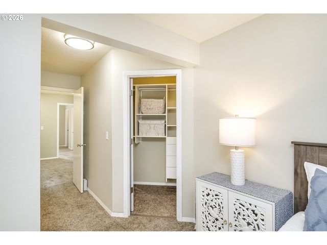 2036 TITAN Ter, West Linn, OR 97068