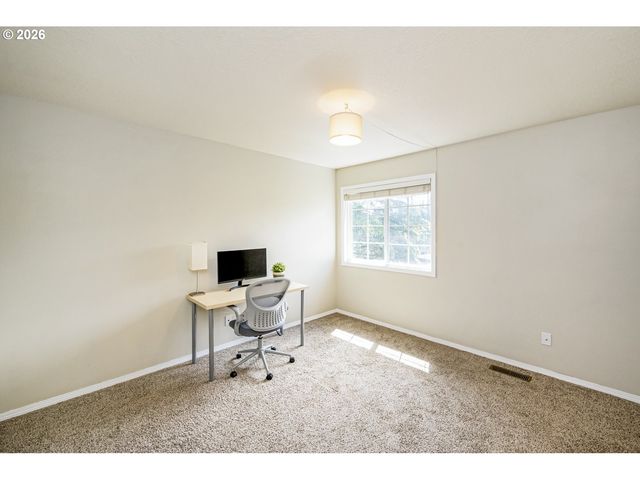 2036 TITAN Ter, West Linn, OR 97068