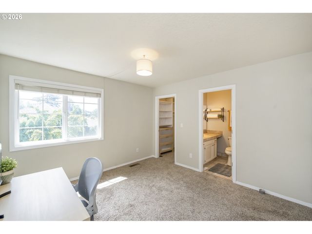 2036 TITAN Ter, West Linn, OR 97068