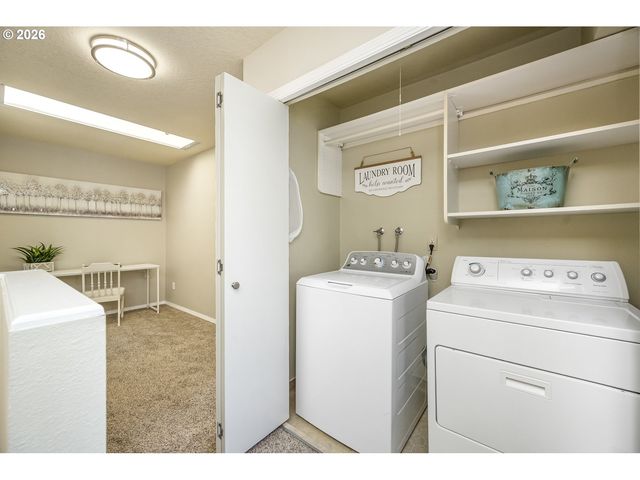 2036 TITAN Ter, West Linn, OR 97068