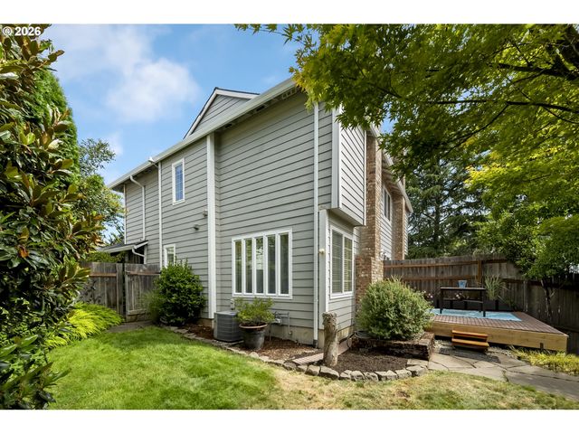 2036 TITAN Ter, West Linn, OR 97068