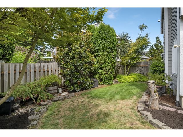 2036 TITAN Ter, West Linn, OR 97068