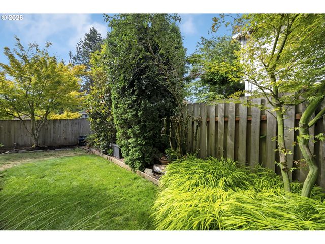 2036 TITAN Ter, West Linn, OR 97068