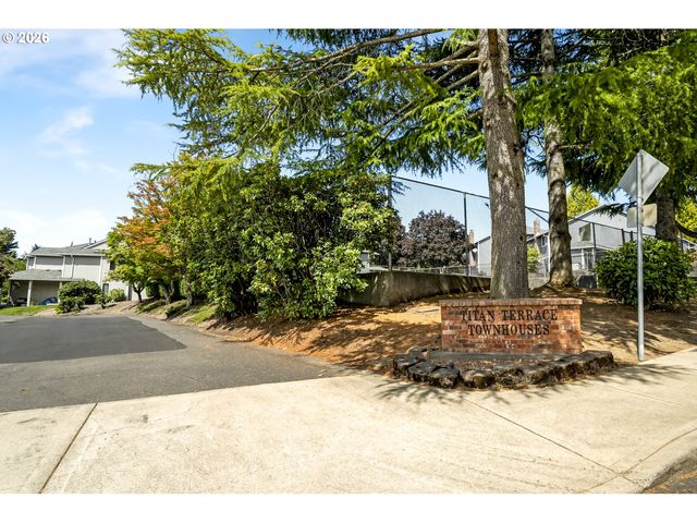 2036 TITAN Ter, West Linn, OR 97068