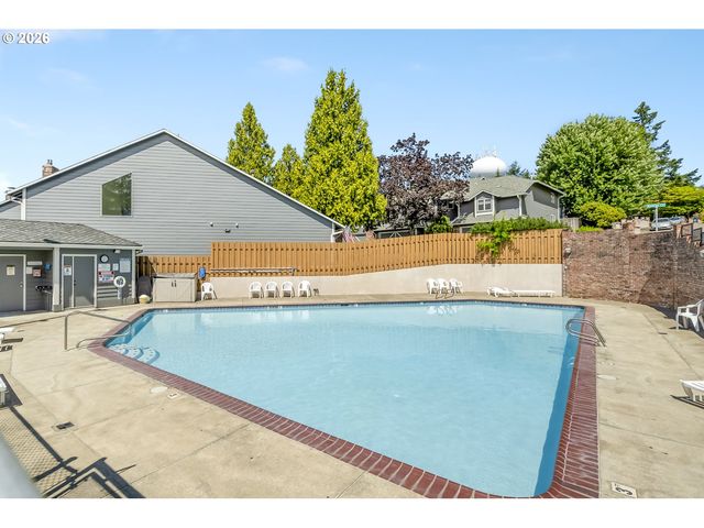 2036 TITAN Ter, West Linn, OR 97068