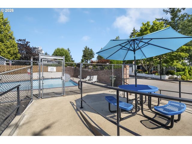 2036 TITAN Ter, West Linn, OR 97068