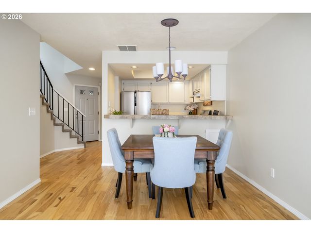 2036 TITAN Ter, West Linn, OR 97068