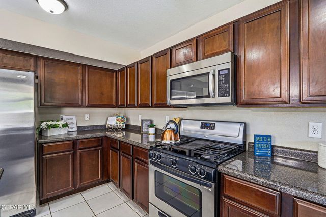 12577 BROAD AUTUMN Court, El Paso, TX 79928