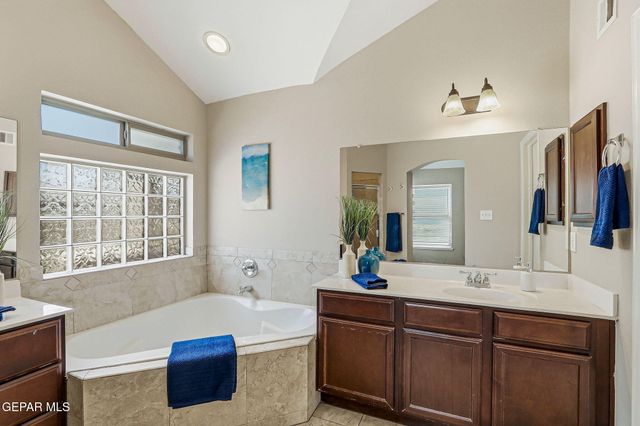 12577 BROAD AUTUMN Court, El Paso, TX 79928