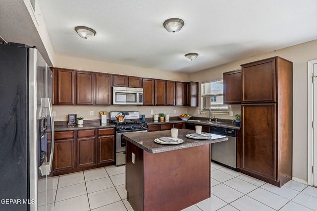 12577 BROAD AUTUMN Court, El Paso, TX 79928