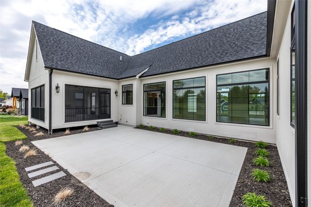 108 Iron Drive, Huxley, IA 50124