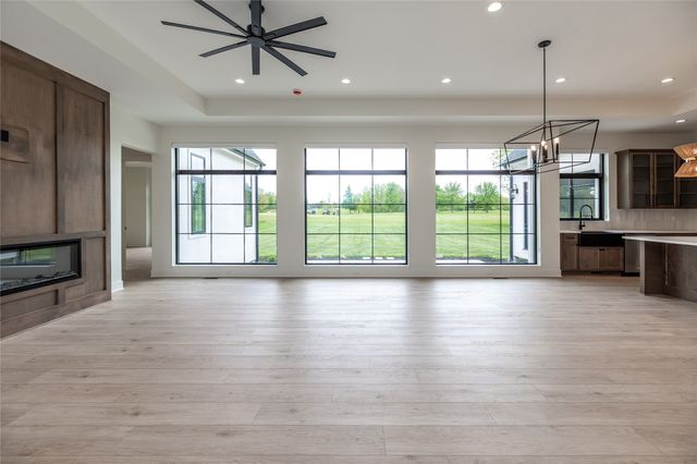 108 Iron Drive, Huxley, IA 50124