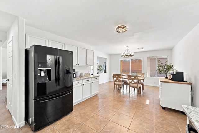 2914 E WINDSONG Drive, Phoenix, AZ 85048