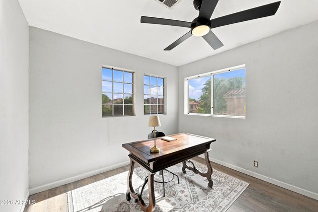 2914 E WINDSONG Drive, Phoenix, AZ 85048