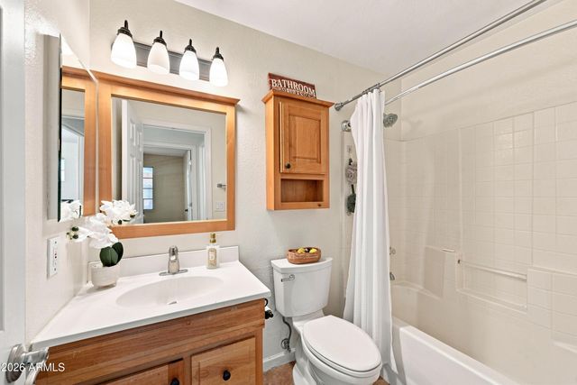 2914 E WINDSONG Drive, Phoenix, AZ 85048