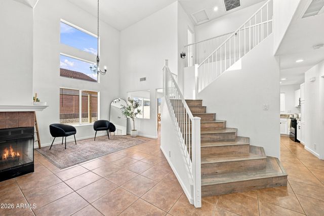 2914 E WINDSONG Drive, Phoenix, AZ 85048