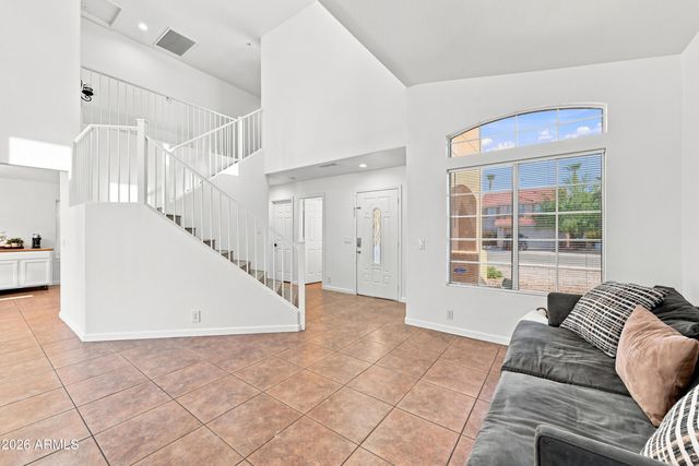 2914 E WINDSONG Drive, Phoenix, AZ 85048