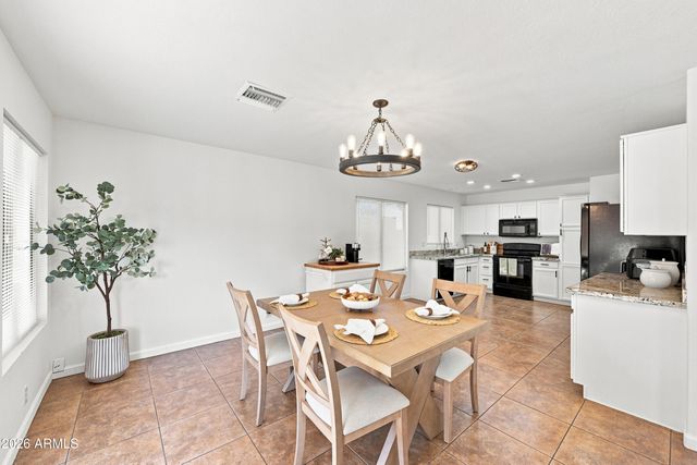 2914 E WINDSONG Drive, Phoenix, AZ 85048