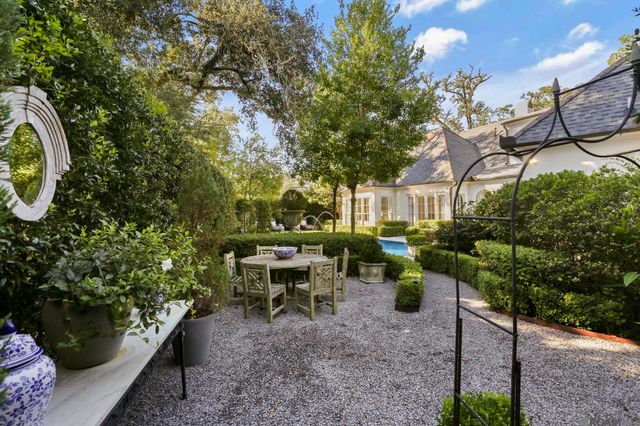 19229 Troon Ct, Baton Rouge, LA 70810