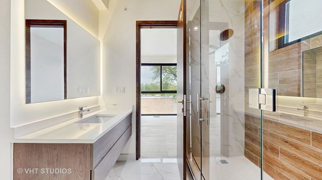 6338 Hennings Court, Morton Grove, IL 60053