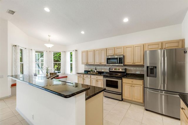 7310 DUNES COURT, Bradenton, FL 34202