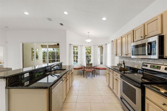 7310 DUNES COURT, Bradenton, FL 34202