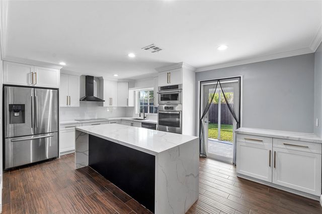 5820 NW 56th Place, Tamarac, FL 33319