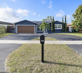 5820 NW 56th Place, Tamarac, FL 33319