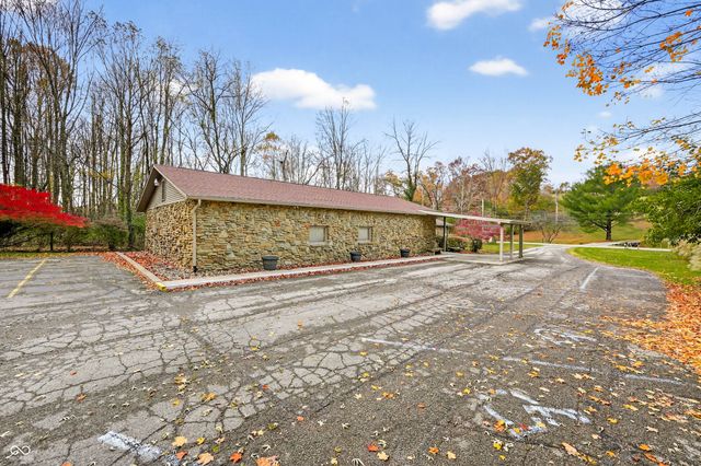 2123 Greasy Creek Road, Nashville, IN 47448