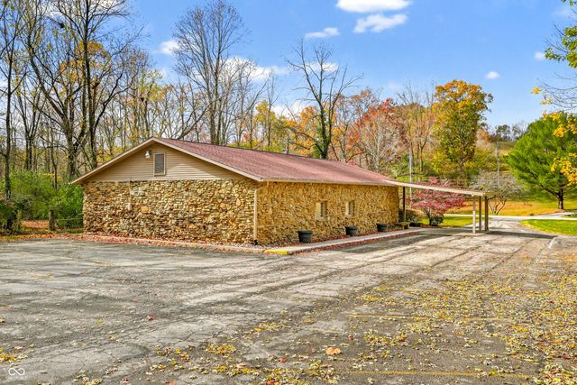 2123 Greasy Creek Road, Nashville, IN 47448