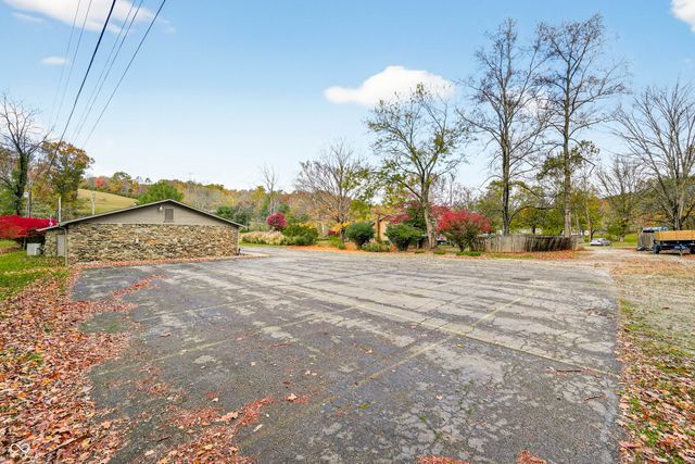 2123 Greasy Creek Road, Nashville, IN 47448
