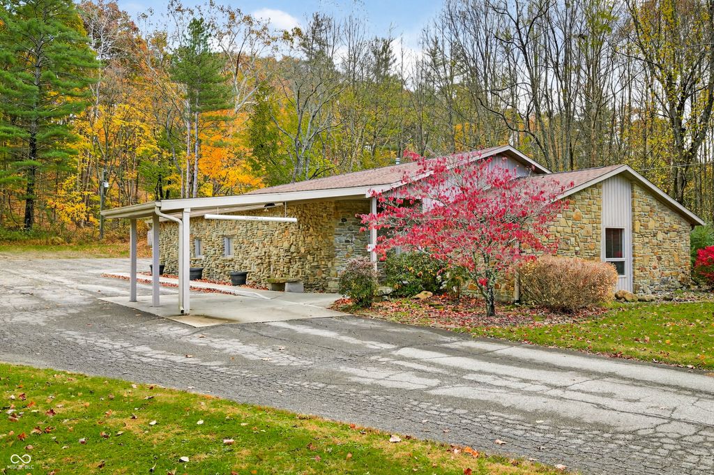 2123 Greasy Creek Road, Nashville, IN 47448