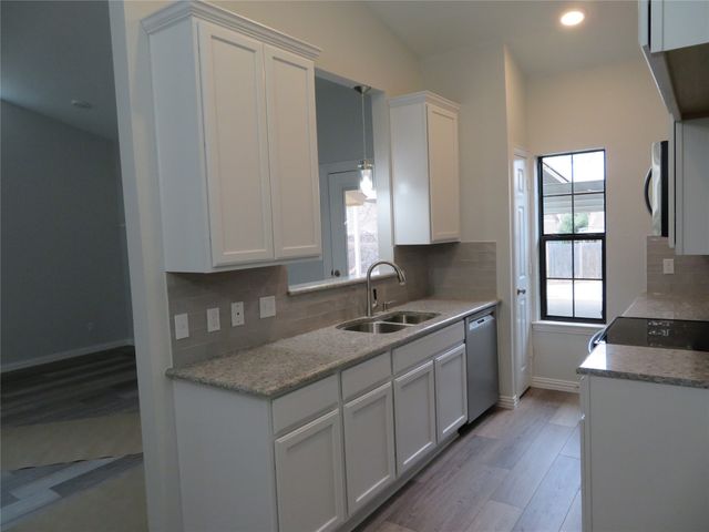 2709 Stratford Court, Euless, TX 76039